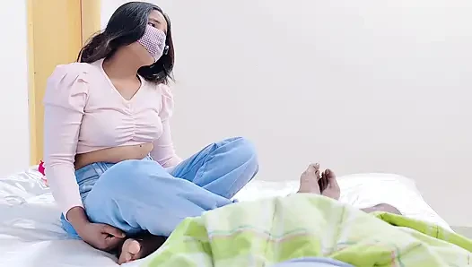 Gadis kampus 18+ belajar cara memuaskan pacarnya
