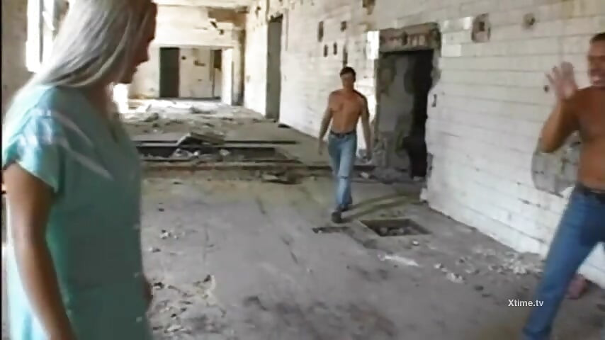 Vruća janjad na klanje za divlji i grubi grupnjak