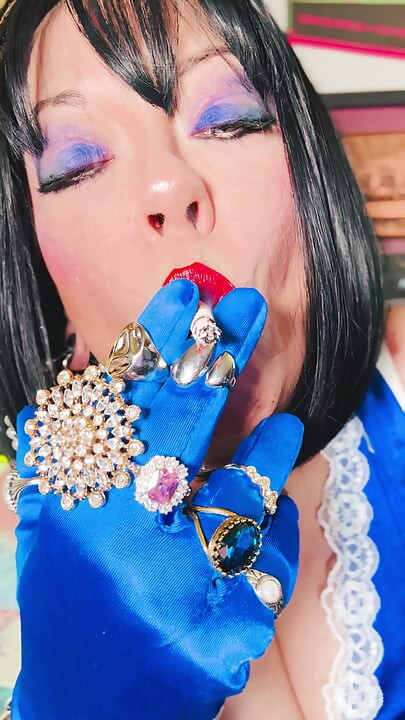 Tina Snua Chain Smokes 2 Cork Cigarettes In Satin With Gloves & Jewellery! - British Mature Smoking Smoker
