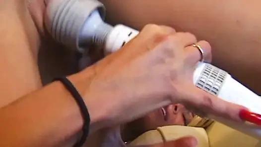 Lesbische Erotik auf dem Sofa