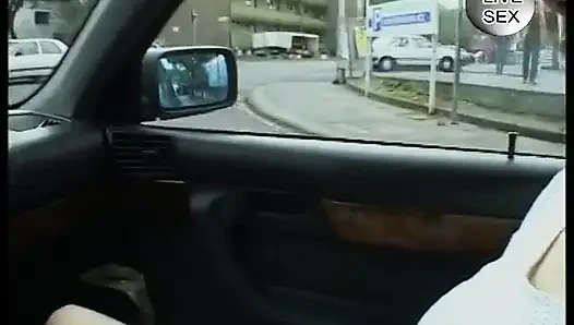 Brunette semok masturbasi sebelum handjob dan doggystyle