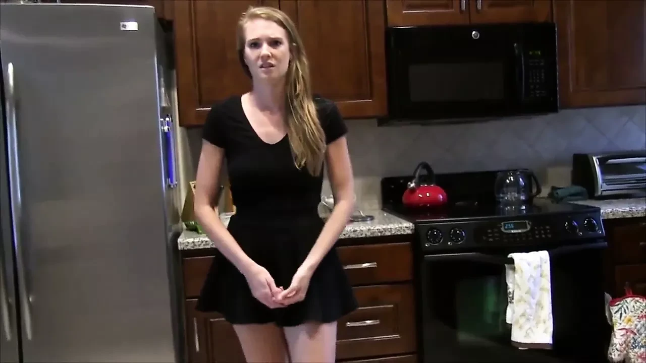 Jovencita maestra consigue nalgadas y wedgie