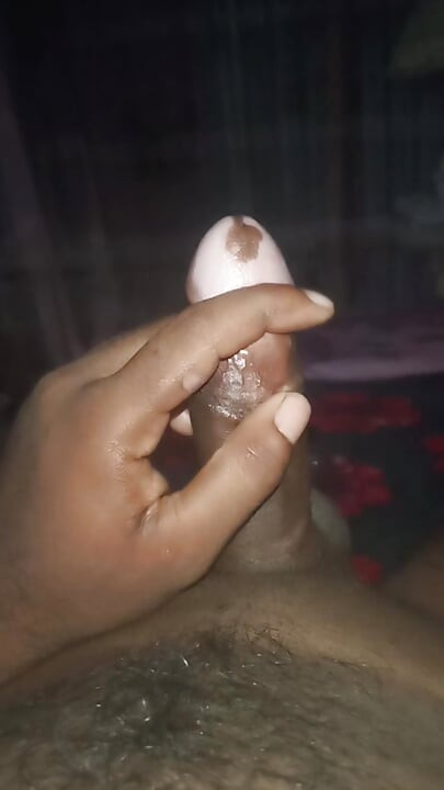 Baise bangladaise. Très gros et épais. Tu t’amusera beaucoup en jouant à la baise.