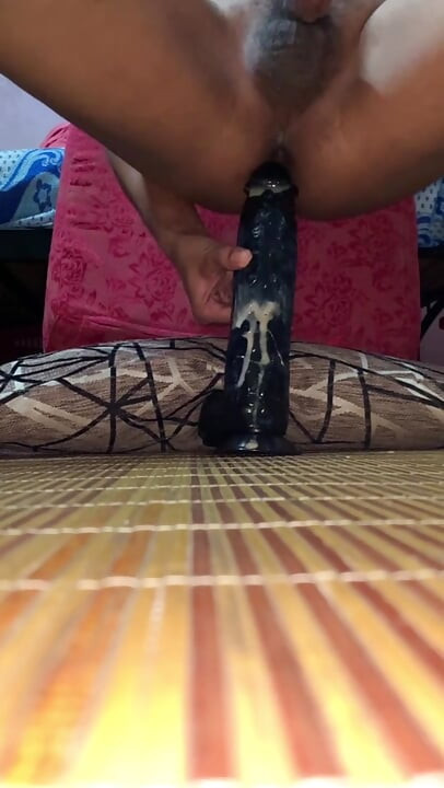 Came across an old video, longing for a 12-inch dildo. Anyone who shops to? Hehehe