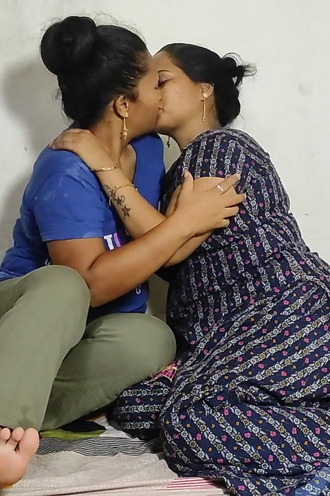 Desi Wife & Her Gorgeous Friend Share an Intimate Night