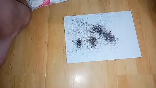 0042 I shave my pussy myself