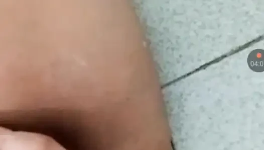 Fingering memek sempitku, sambil ngocok kontolnya