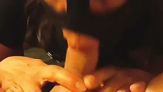 Jugando con un dildo anal