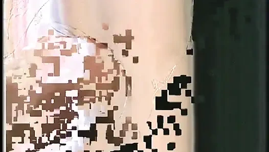 Cewek muda rambut cokelat ngentot cowok berlingerie tipis