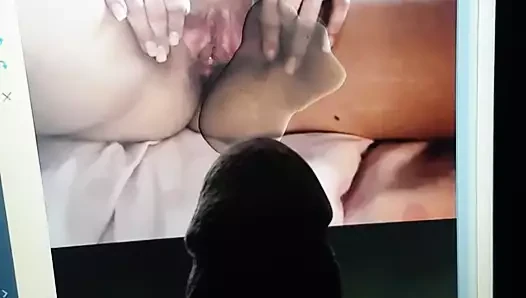 Cum üzerinde laura