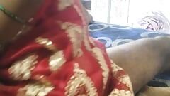 Tamil evli kadın kocasıyla önden ve arkadan sikişiyor