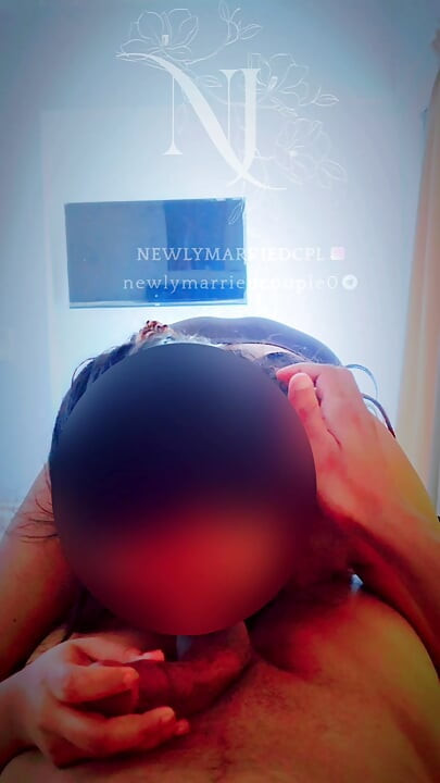 Ο σύζυγος παρακολουθεί την Ινδή σύζυγό του να χρησιμοποιεί δονητή στον κόλπο με τα μεγάλα χείλη