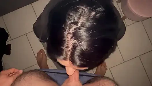 Blowjob kecil istriku