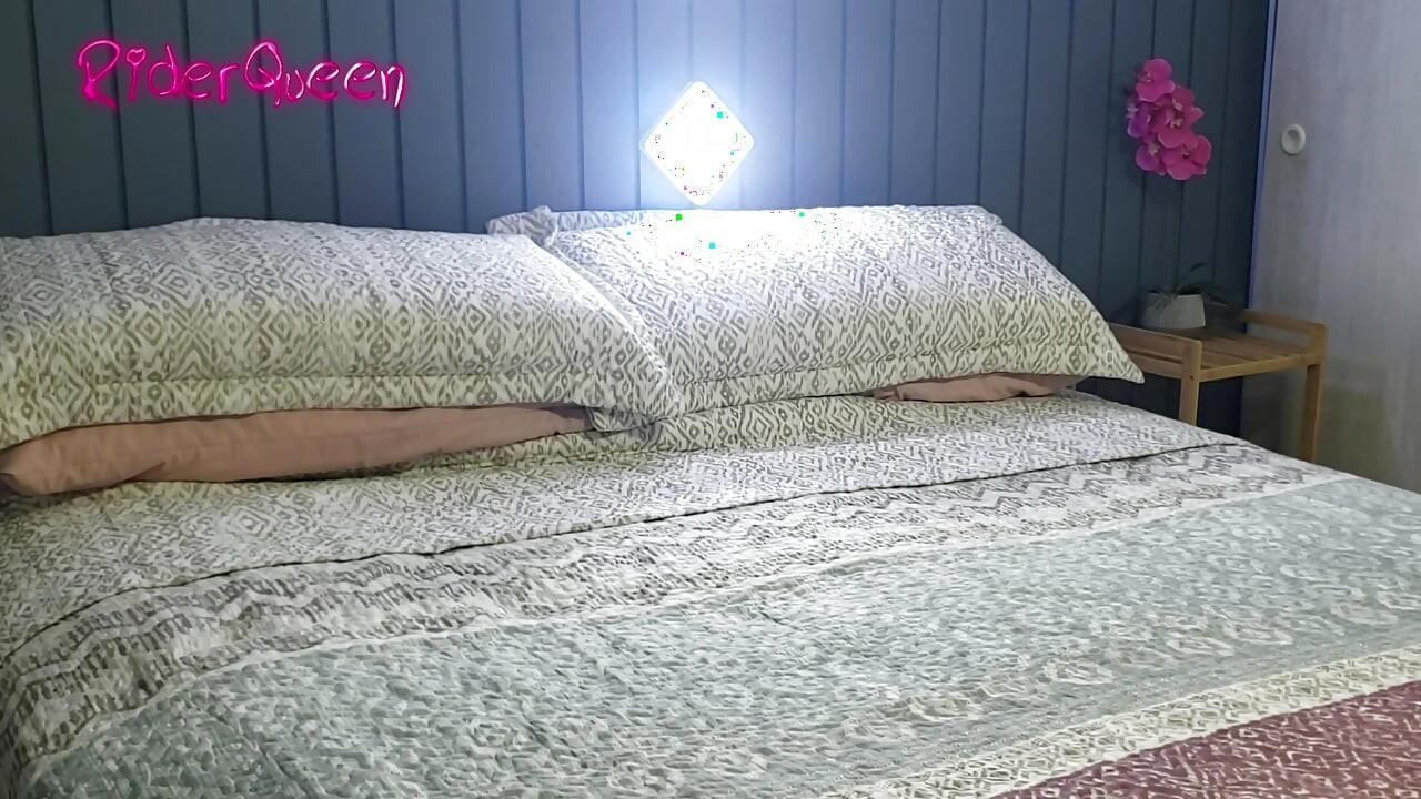 Stepmom and stepson fuck uncontrollably in a motel