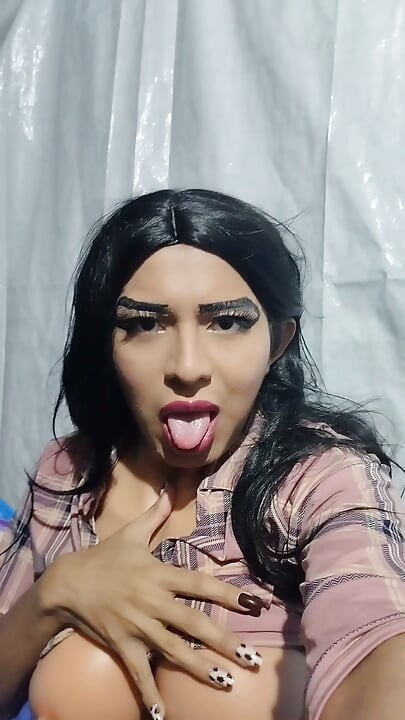 Mexican shemale showing her buttocks for her macho