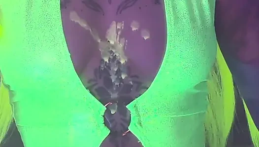 Der süße brand des werdens - tropfen unter heißem wachs, wachs-fetisch & sensationsspiel