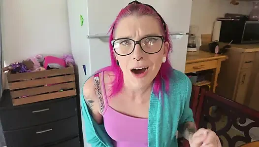 Ibu tiri menemukan kelemahan