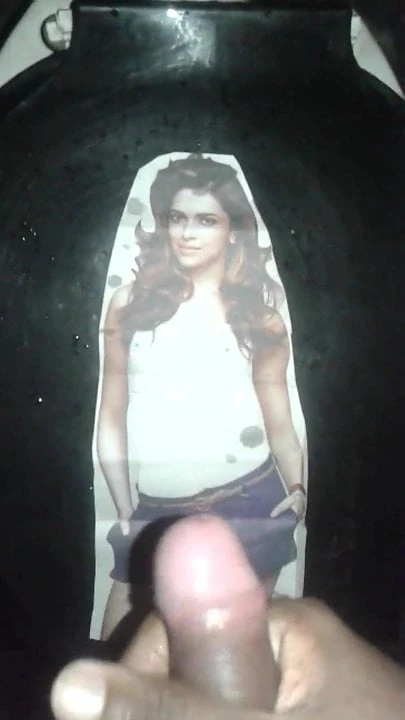 Deepika Padukone heavy tribute