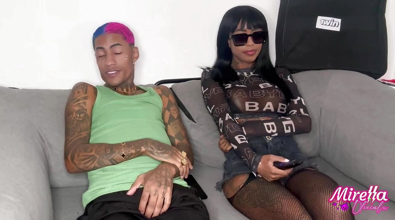 صديقي لا يتغير في كل مرة يأتي فيها لزيارتي بعض