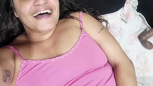 Membesarkan pantatnya untuk Jonathan