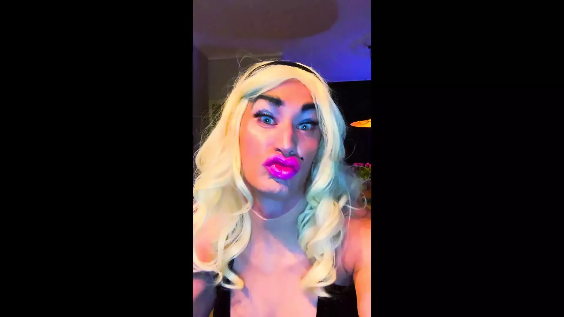 Exposed t-girl adalah pelacur homo bimbo