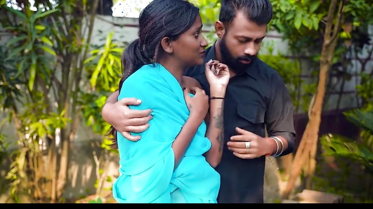 Desi girl ko malik ne jabbar dasti bur me ungali daal diya