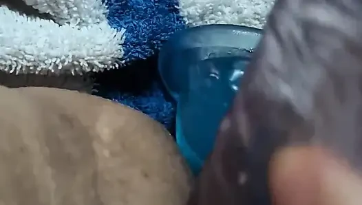 Tante Seksi Lagi Asik Masurbasi Pakai Dildo Baru Solo