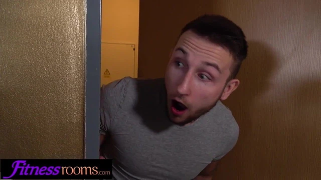 Fitness Rooms Cherry Kiss and Elizabeth Romanova double blow