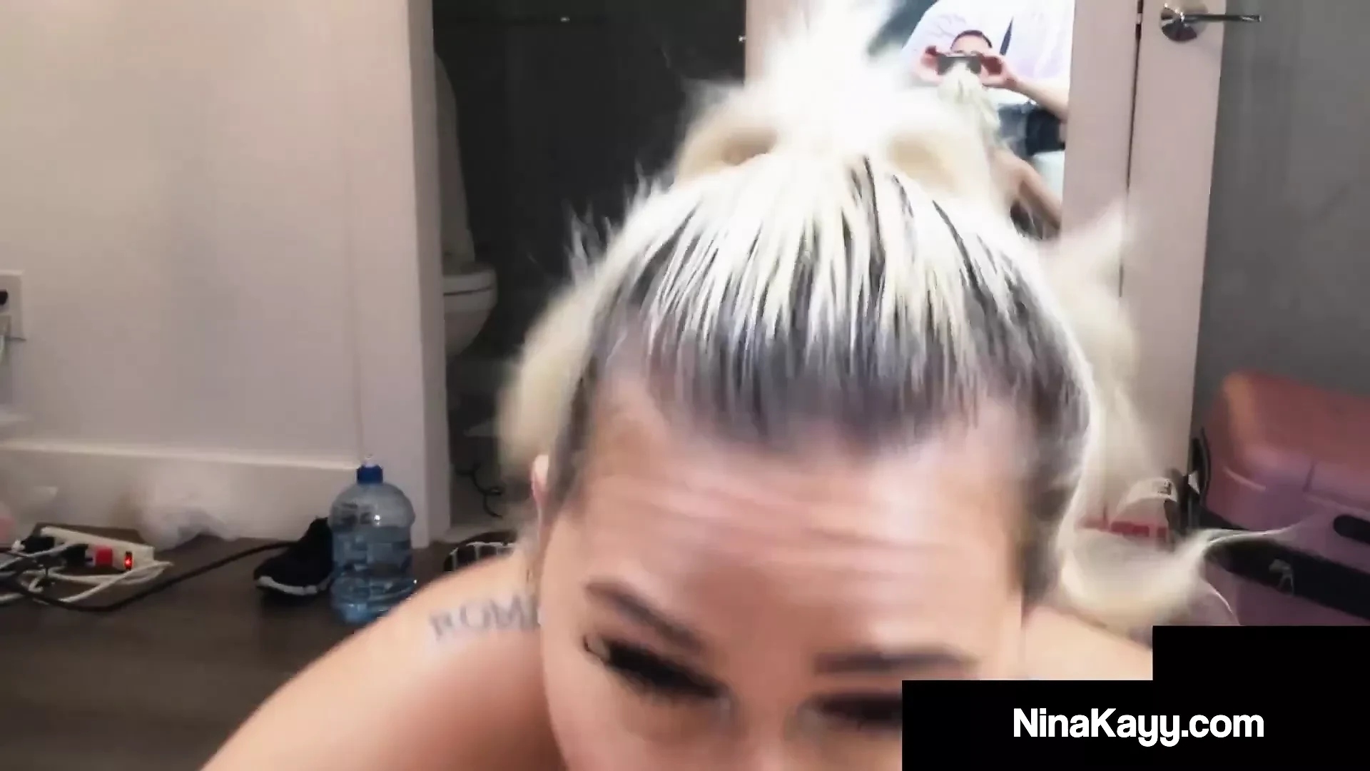 Curvilínea chupadora de pau Nina Kayy chupa pau e rebenta essa porca!