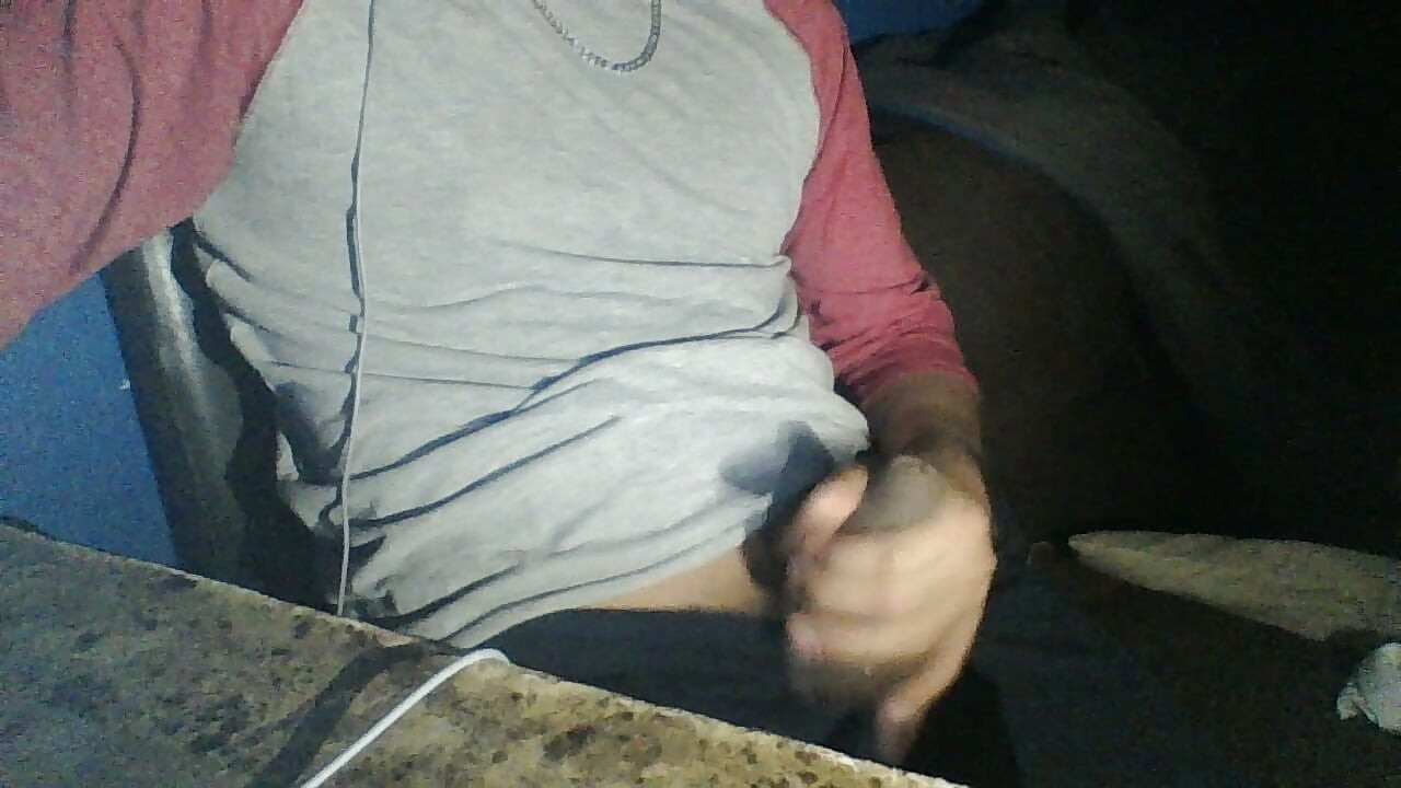 Masturbace mladého chlapa na webové kameře