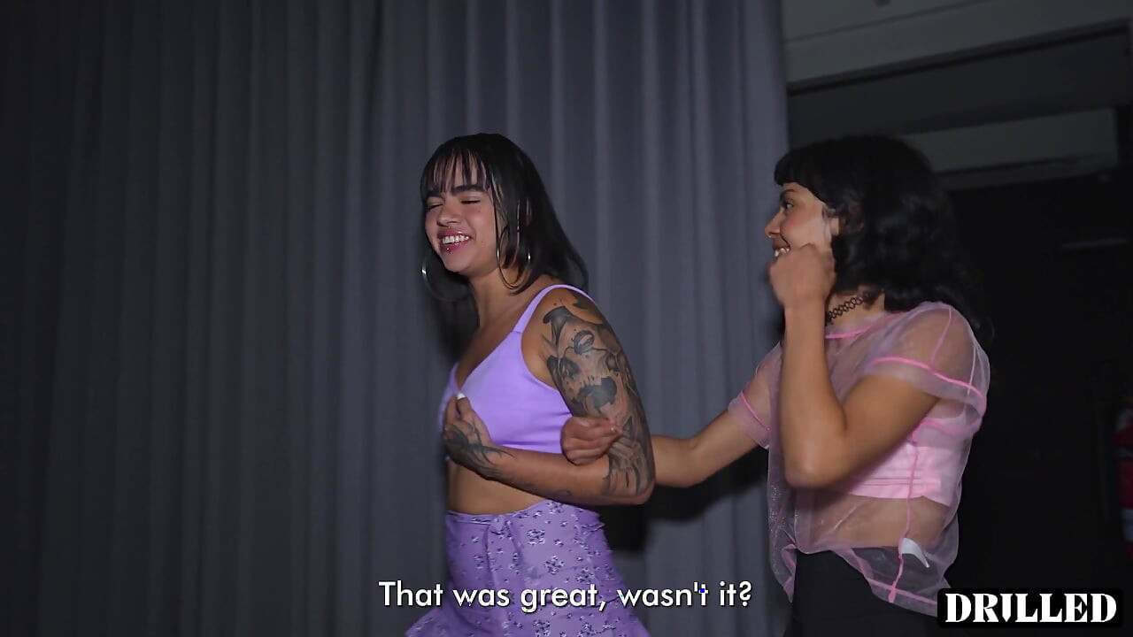 Ella Me Convenció - Hermanastra Permite a Su Novio Follarme