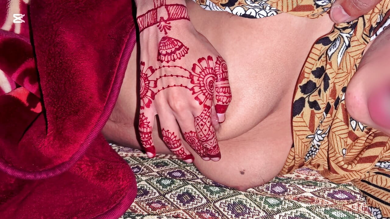 Meia-irmã assistindo vídeos pornô com meio-irmão mais velho, família muçulmana