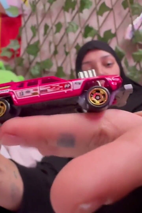 Muslim Giantess Car in Pussy