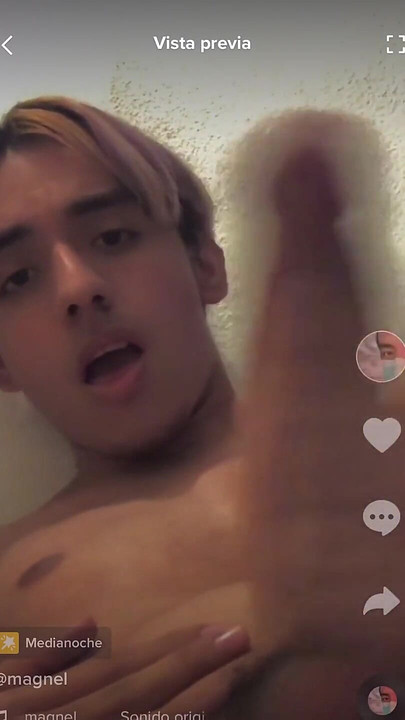 wellcome to all the new ppl i hope you're enjoying the holidays i'm hoping to create a lot of content this new year to come for