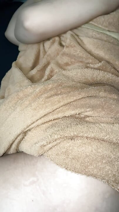 Fucking my mother in the morning until I cumshot her pussy