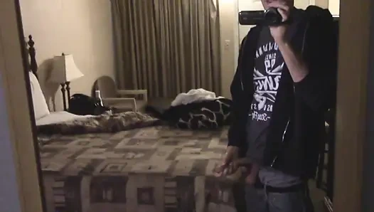 18 harter romantischer sex im Hotel mit offener tür