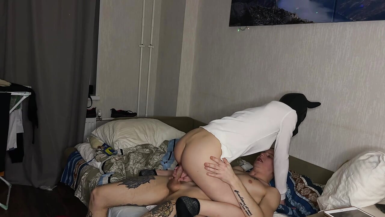 2 Guys Fuck Girlfriend All Night Because She Loves Two Cocks in Her Pussy and a Lot of Sperm- 1.146