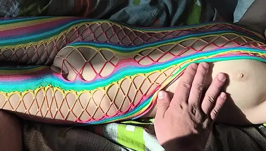 Seksi kostümlü üvey kız kardeş sıkı bakire amına dokunmama ve anahattını izlememe izin veriyor