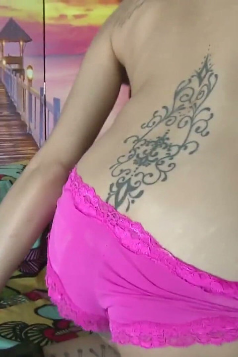 Tattooed brunette pounded in her sloppy hole
