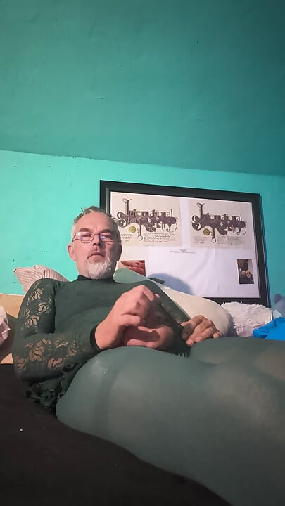 Green Figure Skating Masturbation