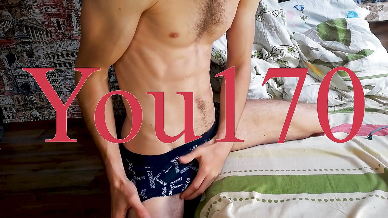 An unusual position for masturbation, the guy fucks the bed and you in all the cracks !!!