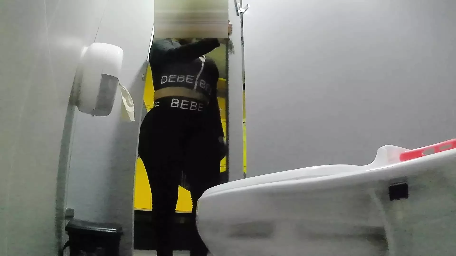 Girl in public bathroom and records herself to beat me in a challenge