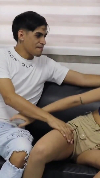 KOMŠIJA ZNAM DA OVDE U PARKU VEŽETE, ALI VAM MOGU POKAZATI U SVOJOJ SOBI | Klip 1