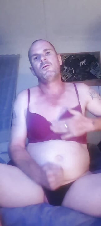 Nošenje ženskog donjeg rublja i