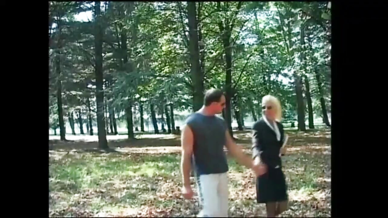 Edepsiz ve ahlaksız genç erkek avcısı büyük seviyor! Cilt 1