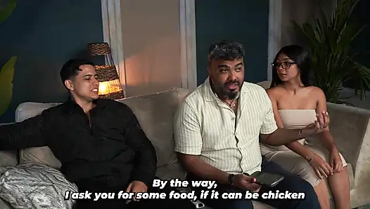 Сводная сестра-брюнетка обожает член мускулистого сводного брата, поэтому она знает, как получить его жестко