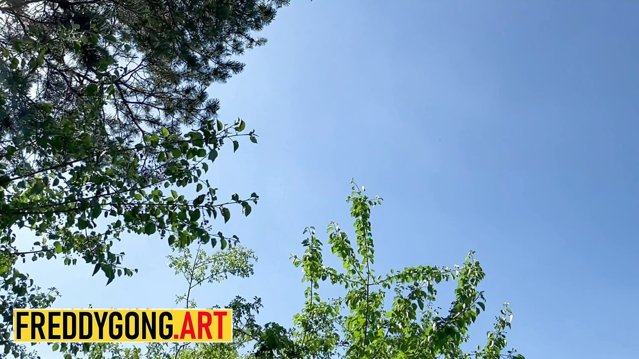 大黑和俄罗斯辣妹在森林里