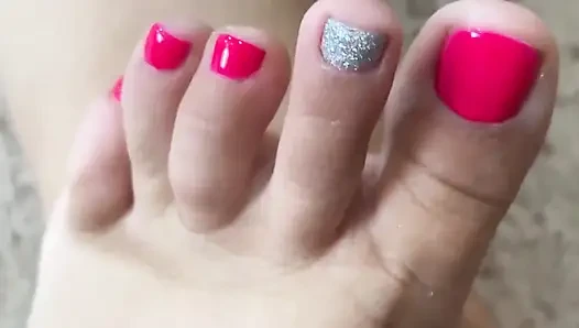 Fetish kaki dengan painted maild