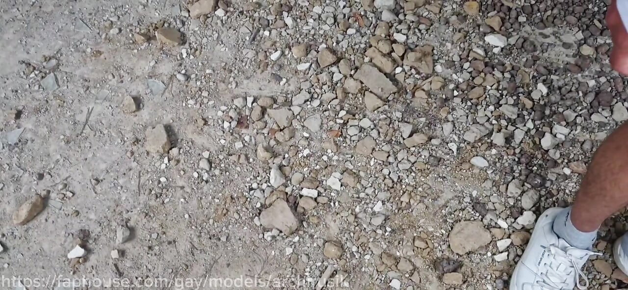 Jebao sam kurvu i sperma je izašla iz njezine guzice, ali svejedno sam joj gurnuo kurac u guzicu i došao drugi put