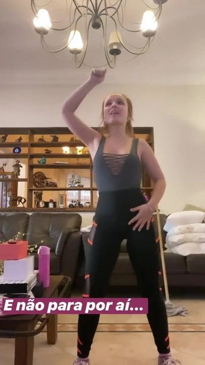 larissinha dancando 22